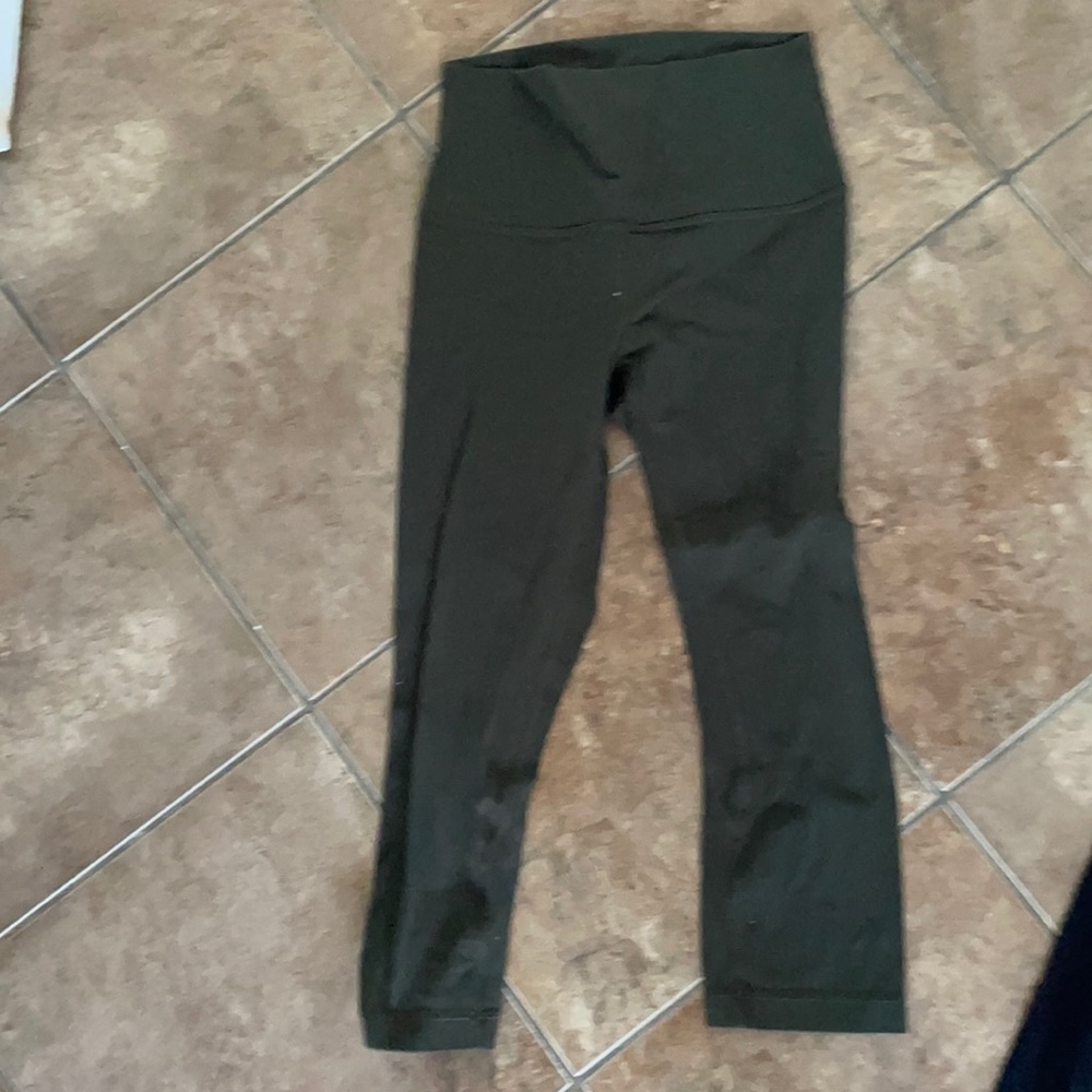 Army green align cropped leggings